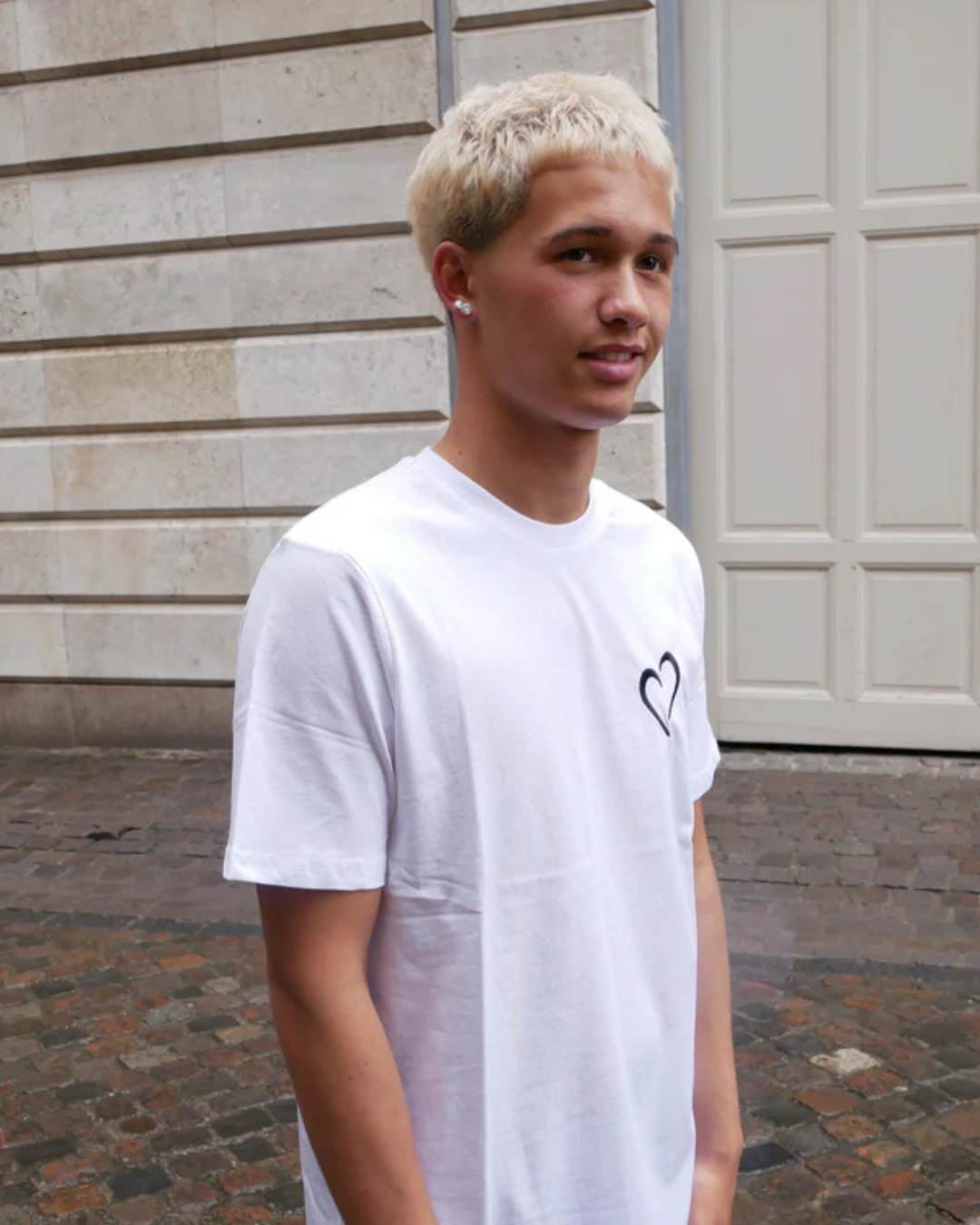 Signatur T-shirt med sort hjerte - Hvid