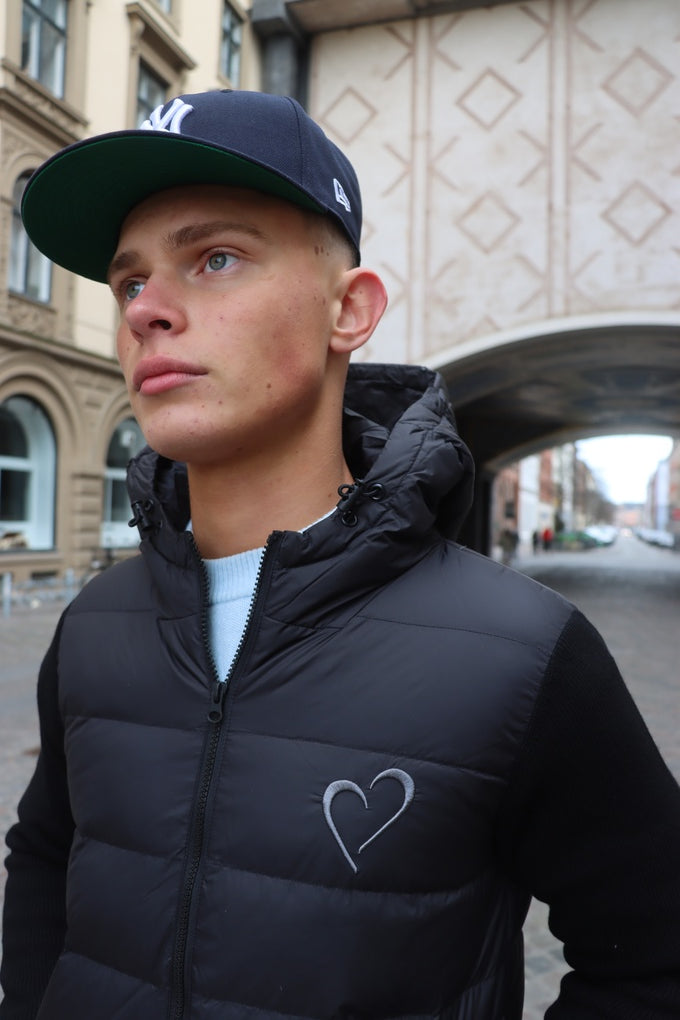 Knit Puff with Hood & Heart - Black