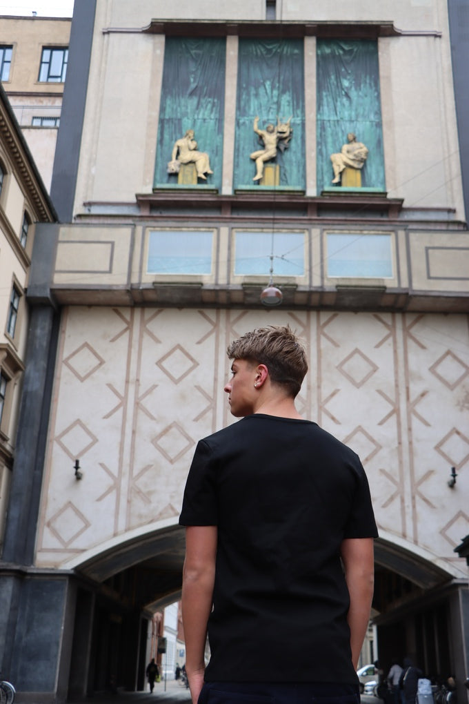 Normal fit T Shirt med Hjerte - Sort