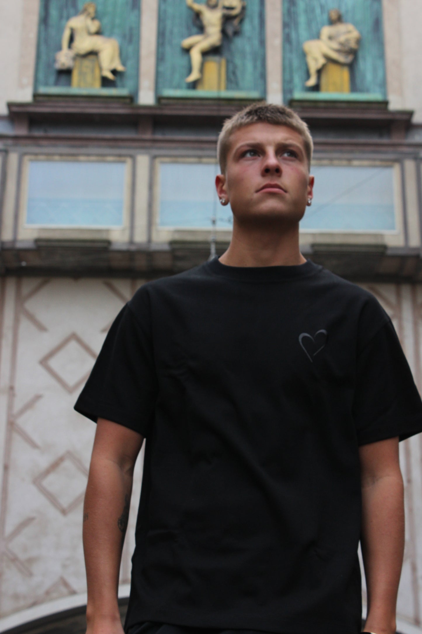 Heavyweight T-Shirt with Grey Heart - Black