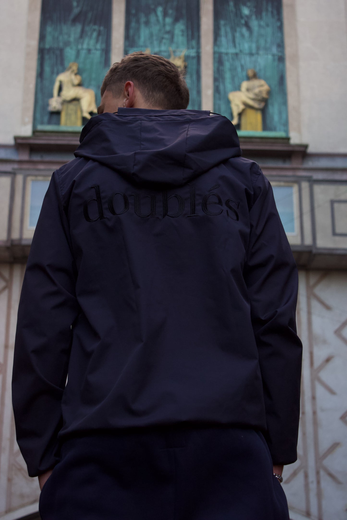 Windjacket med Logo bagpå Mørkeblå