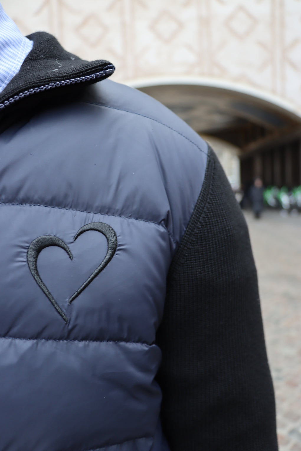 Strik Puff uden Hætte med Hjerte - Mørkeblå